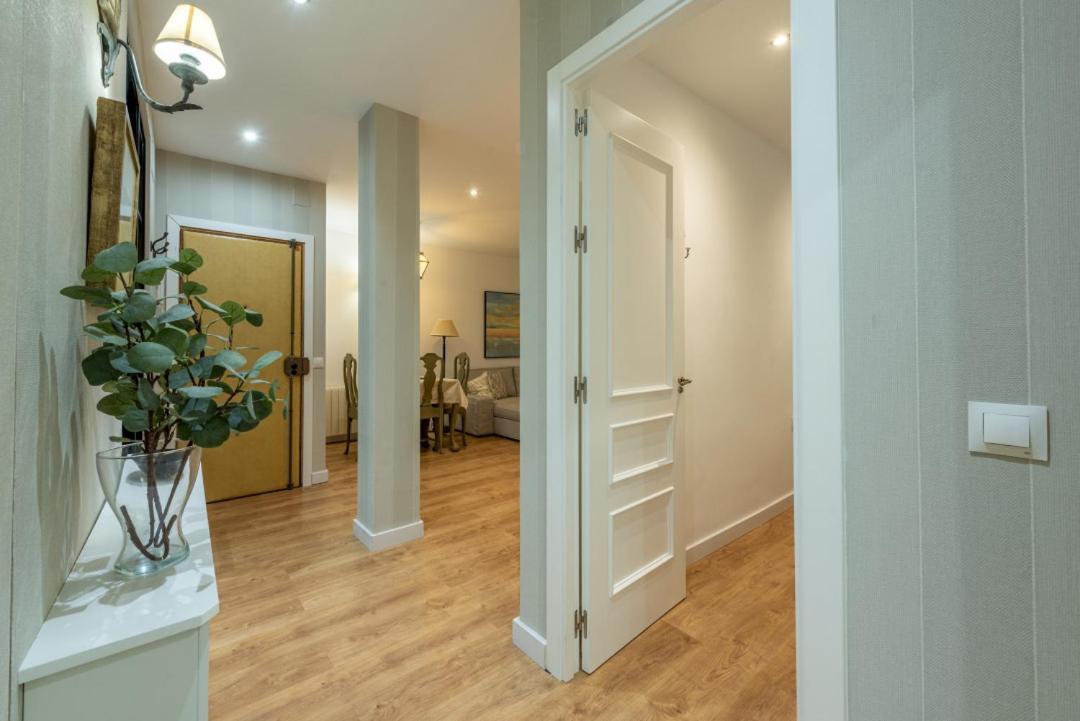 Wide With Beautiful Kitchen 2bd 3bth -arenal Appartement Séville
