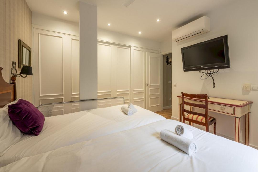 Wide With Beautiful Kitchen 2bd 3bth -arenal * Séville