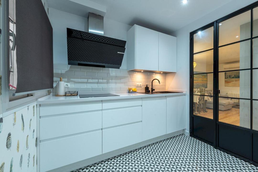 Wide With Beautiful Kitchen 2bd 3bth -arenal Appartement *